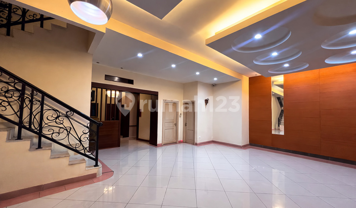 Ready-to-Live House in Pik1 Near Pik Avenue 2