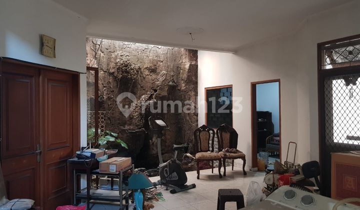 Rumah klasik Kebayoran Baru