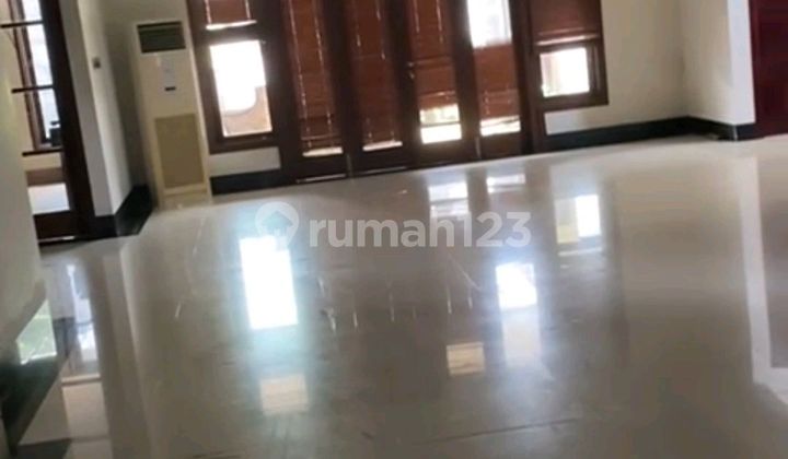 Rumah Besar Disewakan Radio Dalam Rumah Besar Disewakan Radio Dalam