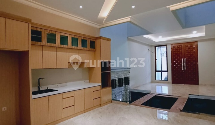 Rumah Bagus Petukangan Siap Huni