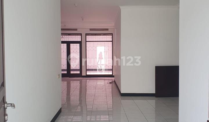 Dijual Rumah Bagus di Mekar Wangi Bandung. 2 Lantai Luas 265M 2