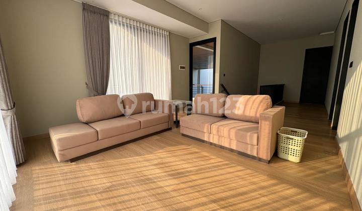 Beautiful House with a Ready-to-Use Swimming Pool in Setiabudi Regency, Bandung. Good SHM House in Setiabudi Regency Complex, Jl. Merah Delima I, Ciwaruga, Parongpong, West Bandung, West Java, Indonesia, 40559, Setiabudi. 2