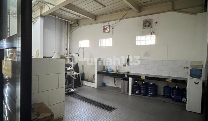 Disewakan Gedung di Jalan Bkr Bandung