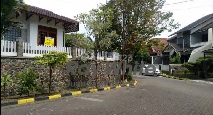 Rumah bagus siap huni di lingkungan sejuk di cikutra bandung  1