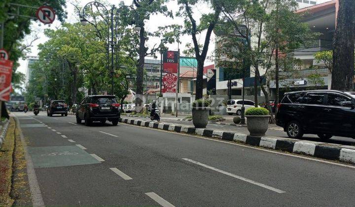 Rumah hitung tanah di main road Dago Bandung  1