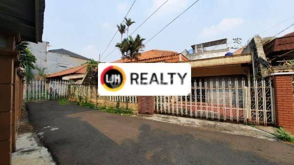 RUMAH LUAS 15X19 M2 DI JL.LAYUR RAWAMANGUN JAKARTA TIMUR  2