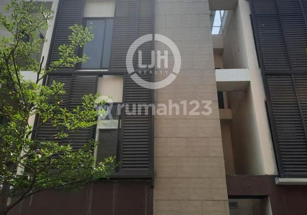 Full Renovation, Ancol Coasta Villa 4-Story Townhouse for Rent! Full Renovation, Ancol Coasta Villa 4-Story Townhouse for Rent!