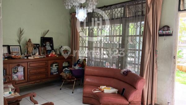 Rumah Posisi Hoek di Janur Indah, Kelapa Gading, Jakata Utara 2
