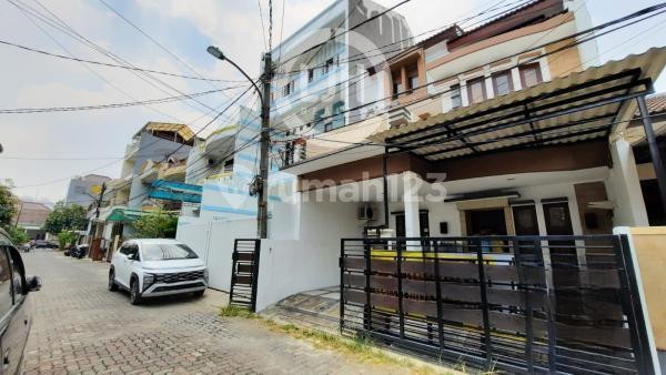 Rumah Strategis di Danau Indah Sunter - Dekat Pusat Kota dan Sekolah