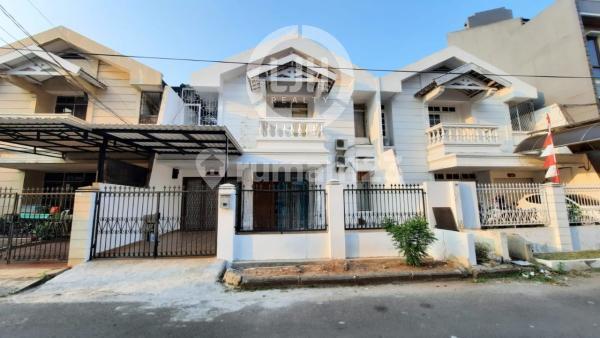 House for Rent 2 Floors in Janur Indah Kelapa Gading North Jakarta