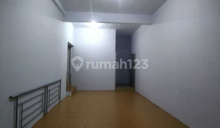 Ruko 3 Lantai Jalan Serigala Makassar 10