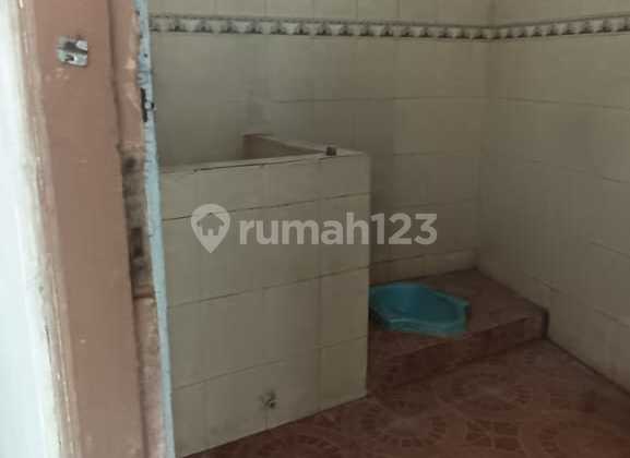 Spacious, nice rental house on Jl. Godean km 7, Sleman. SHM (Freehold Certificate). Godean, Sleman.