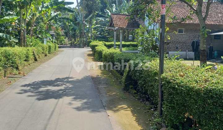 Land 122 m² very strategic near Seyegan Police Station, Sleman. Land 122 m² very strategic near Seyegan Police Station, Sleman.