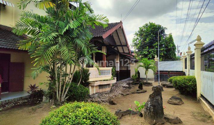 Rumah Besar 2 Lantai Classic Area Tittibumi Sleman. SHM 2