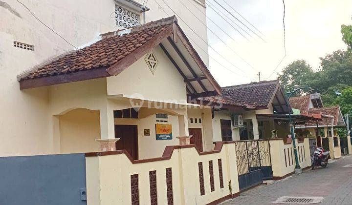 Kos SHM + rumah induk di jl. Wahid Hasyim Sleman 1