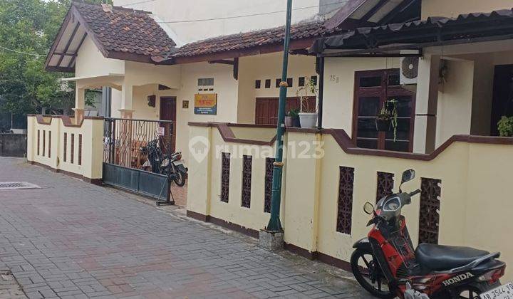 Kos SHM + rumah induk di jl. Wahid Hasyim Sleman 2