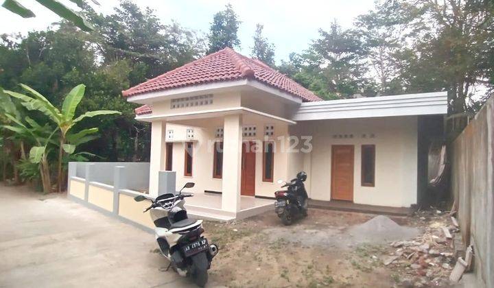 Rumah baru tanah luas di Seyegan Sleman. Shm 1