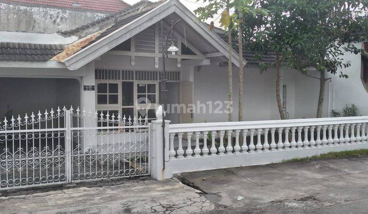 Rumah strategis tepi jalan area Nogotirto Gamping Sleman. SHM 1