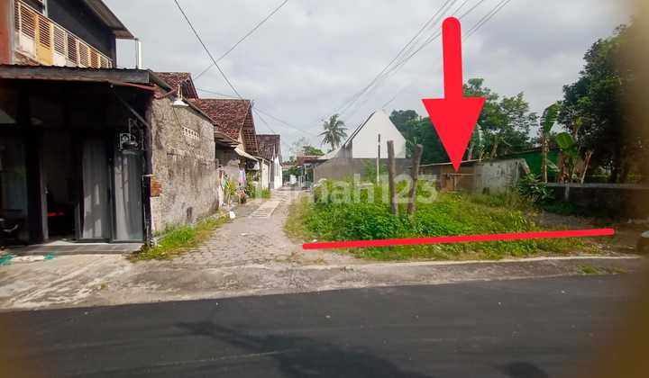Pekarangan 110 m² tepi aspal area Cebongan Mlati Sleman