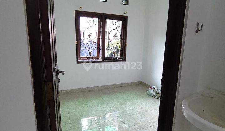 Rumah 2 Lantai SHM di Condongcatur Depok Sleman 2