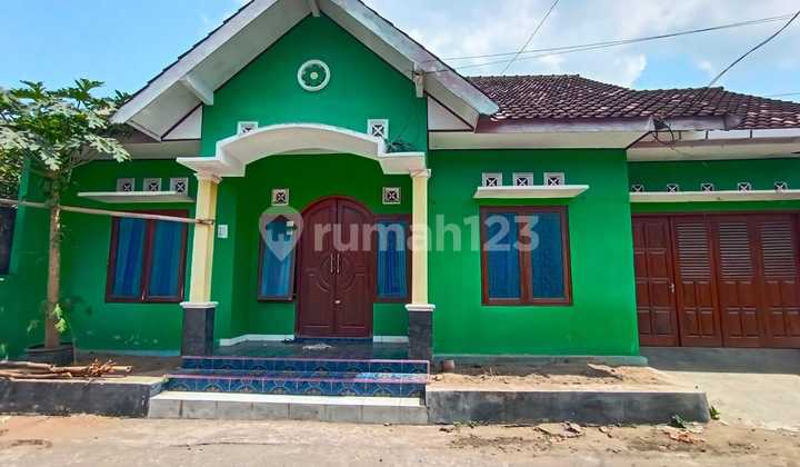 Rumah bagus murah strategis di Maguwo Depok Sleman. SHM Rumah bagus murah strategis di Maguwo Depok Sleman. SHM