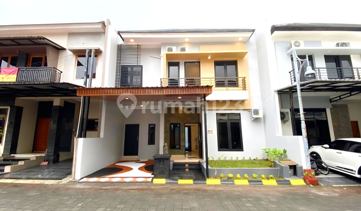 Rumah bagus perum elit Paalagan Ngaglik Sleman. SHM