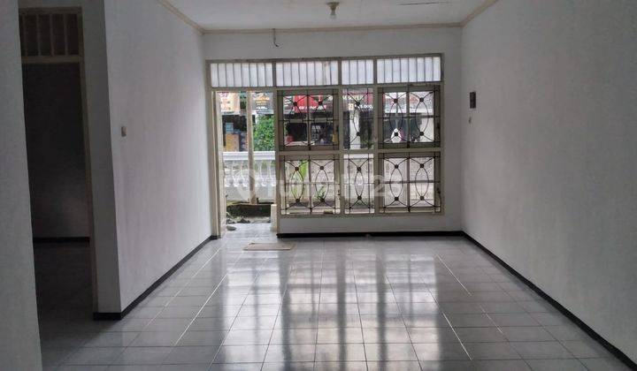 Rumah strategis tepi jalan area Nogotirto Gamping Sleman. SHM 2