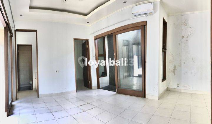 Modern Minimalist House In Goa Gong, Jimbaran, Bali 4
