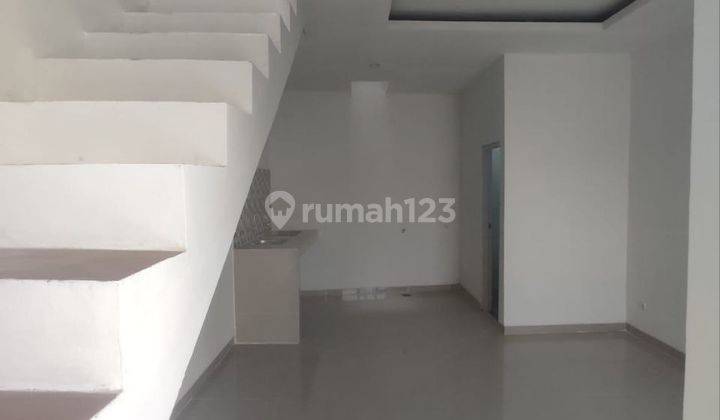 Rumah 2 Lantai Siap Huni Di Cijantung, Harga Terjangkau