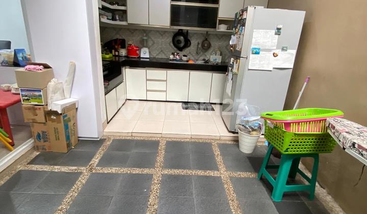 QUICK SALE  Ready-to-Occupy House  Still Fresh & Well-Maintained In Setraduta Wing