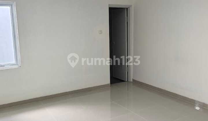 FORSALE NEW Renovated Rumah KOST Mainroad Cipedes Tengah