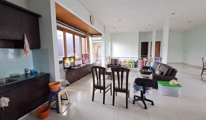 FOR SALE MAIN ROAD HOUSE CIHAMPELAS FOR SALE MAIN ROAD HOUSE CIHAMPELAS