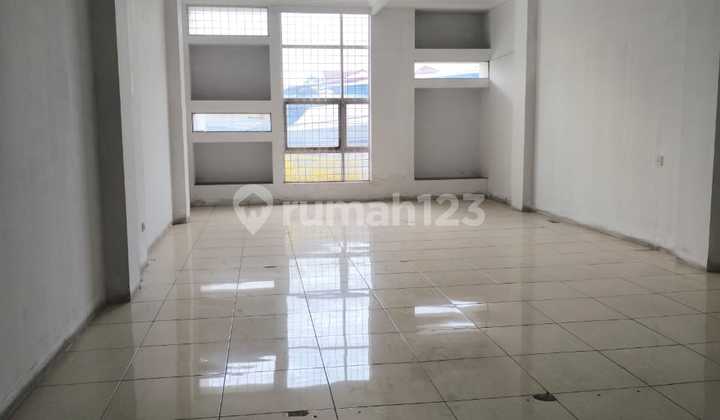 For rent: 3 shop houses on Laswi main road, 2 of which are with awnings, 1 without an awning.