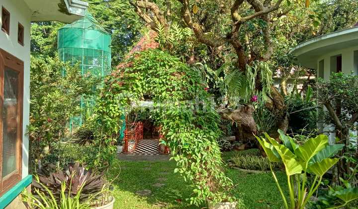 Dijual Rumah Rasa Villa Daerah Setrasari 2