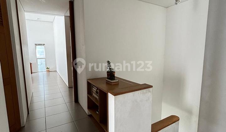 DIJUAL RUMAH 2 LANTAI SIAP HUNI DI PONDOK HIJAU