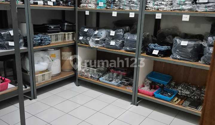 JUAL CEPAT  Rumah di Taman Holis Indah 2 One gate system Security 24 jam (hanya 5menit ke BPK Penabur Holis) 