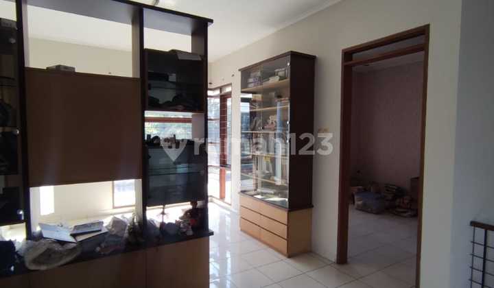 Dijual Rumah  Di mainroad Soekarno Hatta 