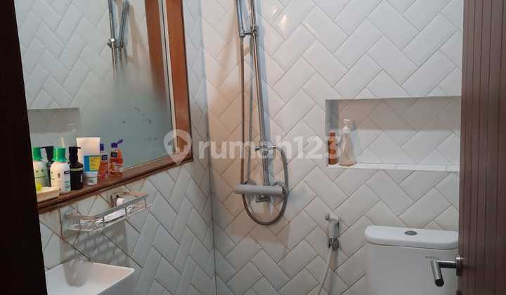 Newly renovated house for sale, ready to occupy in Antapani. 2