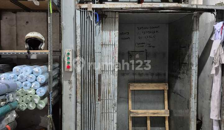 Dijual Ruko Rendeng Tengah Kota Bisa Dijadikan Gudang, Ruang Kantor Baru Renovasi Dijual Ruko Rendeng Tengah Kota Bisa Dijadikan Gudang, Ruang Kantor Baru Renovasi