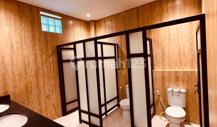 *Dijual Gedung Luxury 3 Lantai*Area Dago