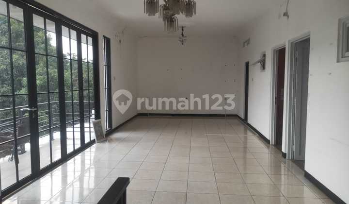 House for rent in Turangga, strategic location near the city center.