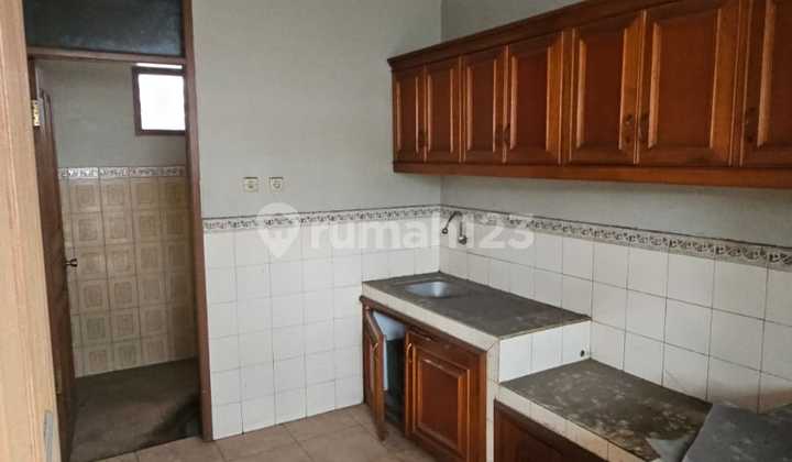 FOR RENT Large house with spacious parking. Very strategic location in Cimahi. FOR RENT Large house with spacious parking. Very strategic location in Cimahi.