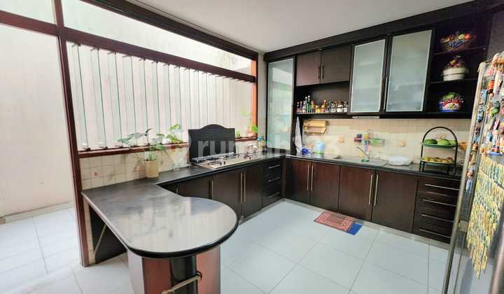 FOR SALE  Rumah siap huni bangunan kokoh, asri dan nyaman.  Lokasi : Dadali 2