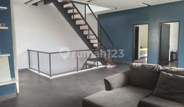 JUAL CEPAT  Villa bagus & nyaman  Dekat Tepi Gunung Nature Park Dekat Dusun Bambu Lokasi : Cisarua Lembang