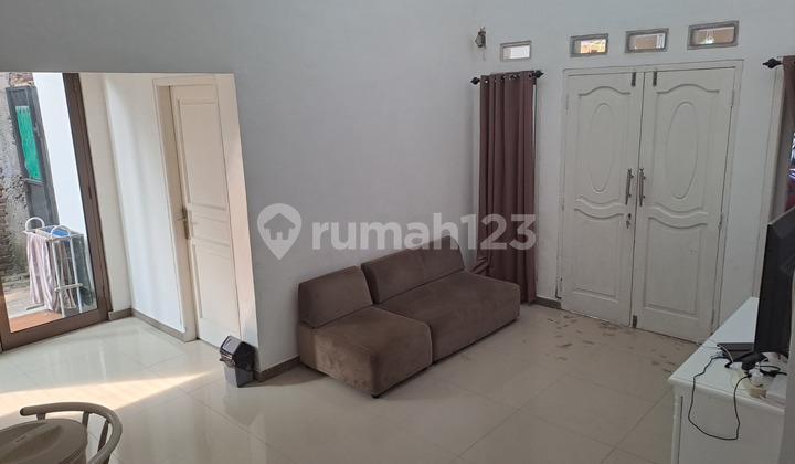 House for Sale in Cisaranten Arcamanik