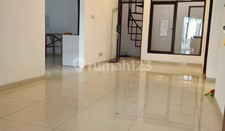 For Sale Strategic House in Sayap Pasteur Cluster One Gate System 1