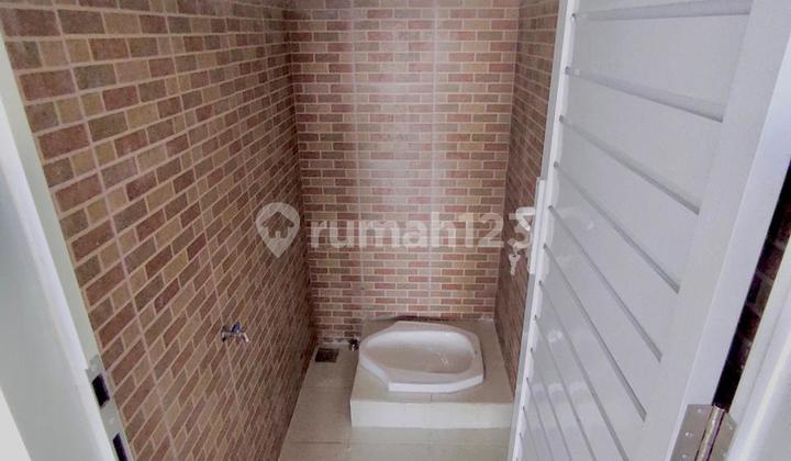 For Rent 3-Story Shop House in Cijerah - Strategic Location for Business For Rent 3-Story Shop House in Cijerah - Strategic Location for Business