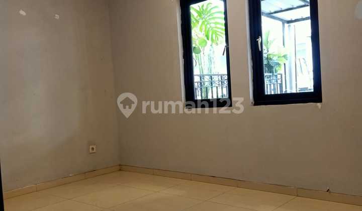 For Sale Strategic House in Sayap Pasteur Cluster One Gate System 2