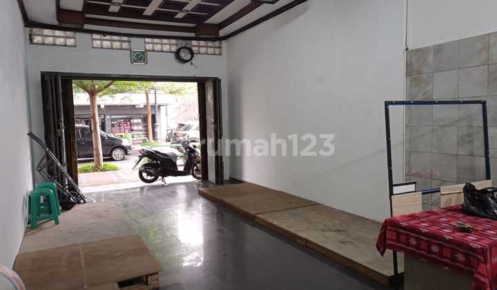 FAST RENTAL SHOPHOUSE SUDIRMAN MAIN ROAD