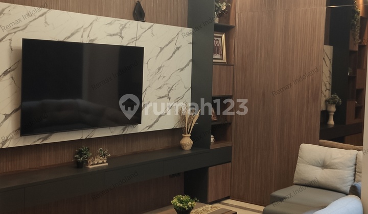 Dijual Permata Buana 3 Lantai LT 190M2 Lokasi Bagus Aman Bebas Banjir